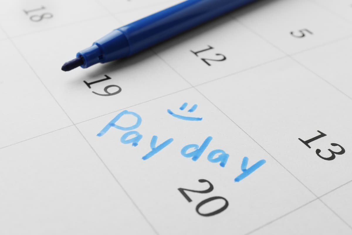 calendar with the 20th of the month marked as pay day