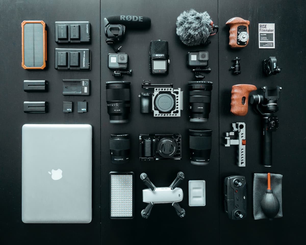 lucas-favre-4x-67z_TaGo-unsplash-1